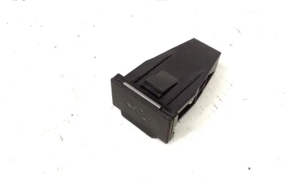Mitsubishi Outlander USB socket connector 