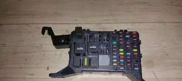 Ford Mondeo Mk III Fuse box set 4s7t14a073aa 4s7t-14a073-aa