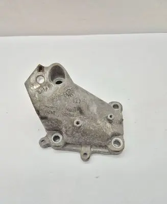 Dodge Durango Engine mounting bracket 09104 68275987AA