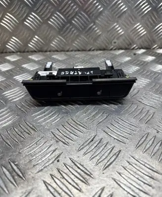 KIA Sportage Seat heating switch 93300D9001 4A920C1000 S00K000232