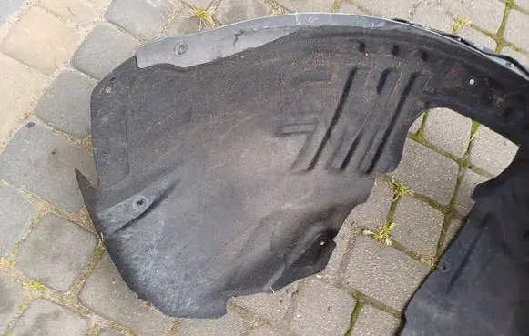 Volvo V40 Front arch 