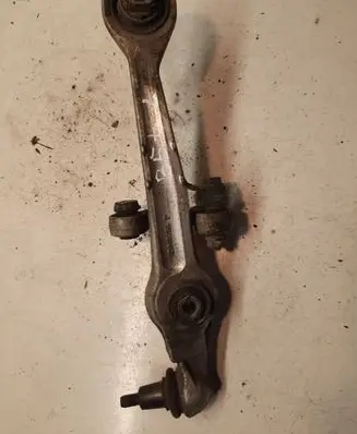 Volkswagen PASSAT B5.5 Front lower control arm/wishbone 4D0407155P