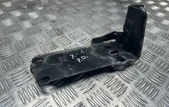 BMW X1 E84 Radiator mount bracket 51647117 23781010 H260BD