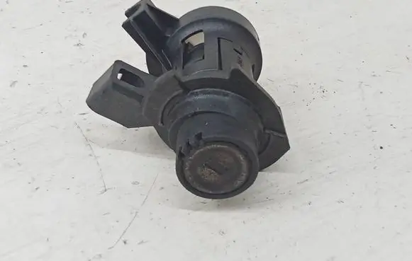 Mercedes-Benz E W212 Tailgate exterior lock A2047500061