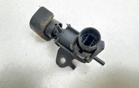 Honda CR-V Vacuum valve 1846004700
