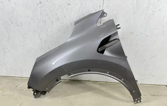 Renault Captur II Fender 631015069R