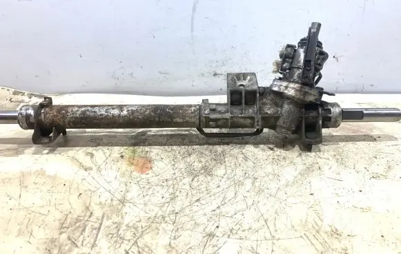 Volvo XC70 Steering rack 6820000015