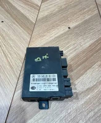 Mercedes-Benz C W203 Tow bar trailer control unit/module 1695452032 5DS00876900