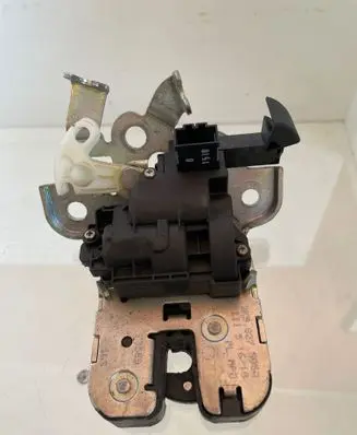 Skoda Superb B6 (3T) Tailgate/trunk/boot lock/catch/latch 8K9827505A 11151610