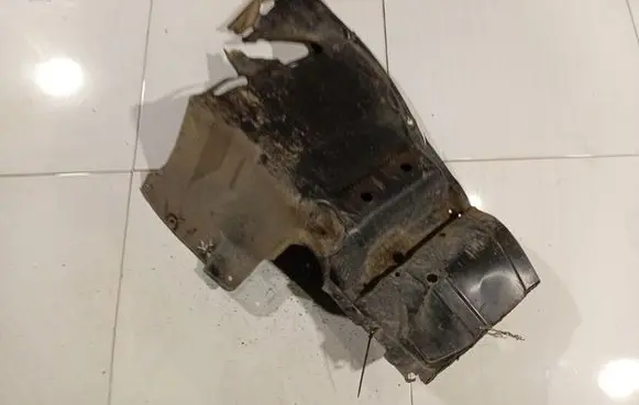 Toyota Avensis T250 Engine splash shield/under tray