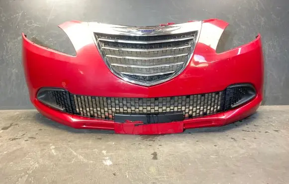 Chrysler Ypsilon Front bumper 735486082