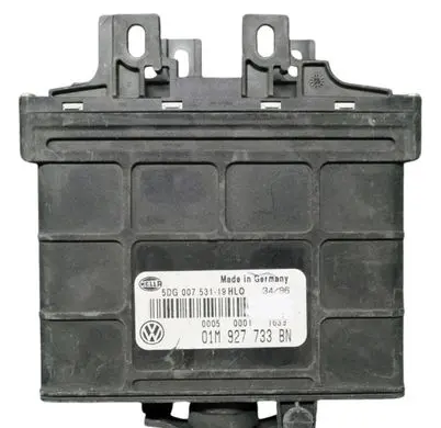 Volkswagen Golf III Engine control unit/module 01M927733BN