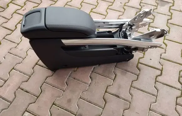 Opel Zafira C Center console 