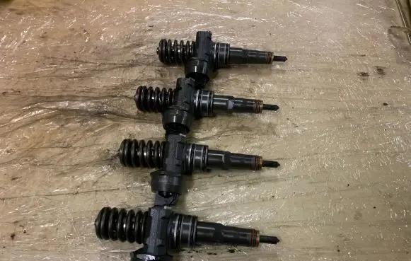 Fuel injectors set