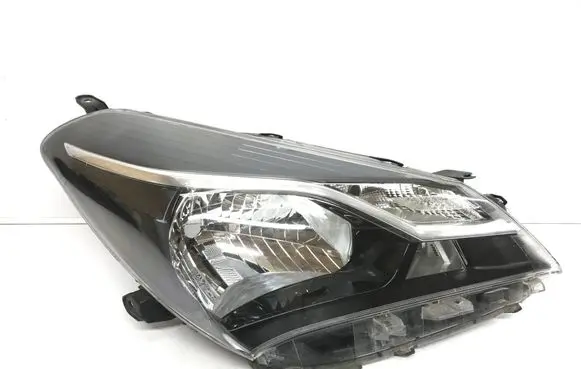Toyota Yaris Headlight/headlamp 0D-1950
