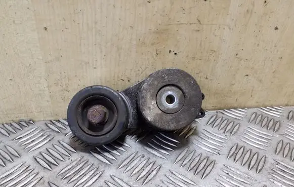 KIA Sportage Generator/alternator belt tensioner