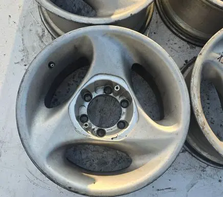 Mitsubishi Pajero R17 alloy rim 