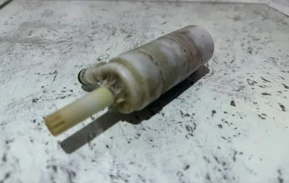 Volvo XC90 Windscreen/windshield washer pump