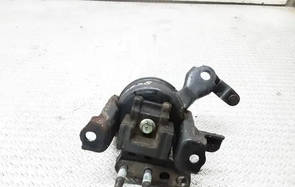 Toyota Avensis T250 Engine mount bracket