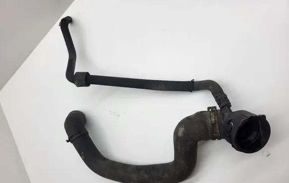 Volkswagen Golf Plus Engine coolant pipe/hose 6Q0122291