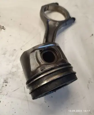 Land Rover Range Rover Sport L320 Piston with connecting rod
