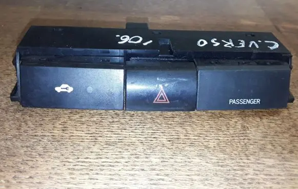 Toyota Corolla Verso E121 Hazard light switch 153965