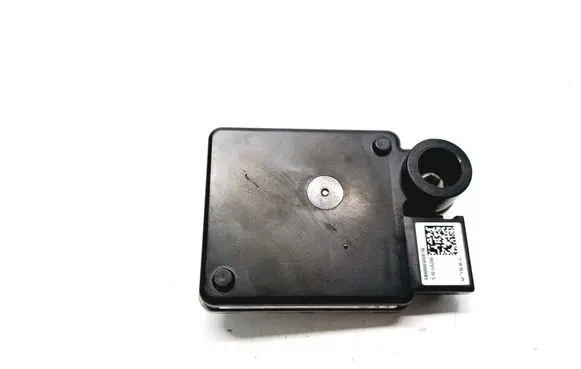 Tesla Model Y Sensor 1607917-00-G