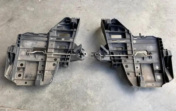 Porsche Cayenne (9PA) Headlight/headlamp mounting bracket 7L5941045