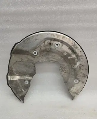 Volvo XC90 Front brake disc dust cover plate 31445101