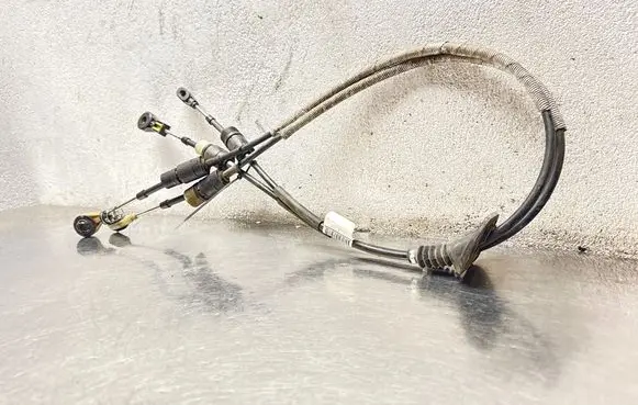 Volvo V70 Gear shift cable linkage 31325364