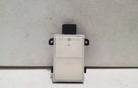 Porsche Taycan 9J1 Distronic sensor radar 4N0907669AM 4M0907669A