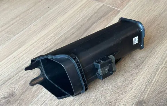 Air intake hose/pipe