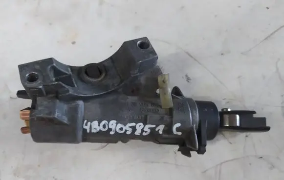 Audi A4 S4 B5 8D Ignition lock 4B0905851C