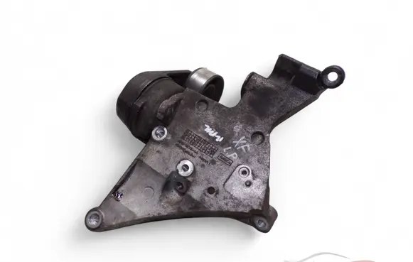 Engine mounting bracket