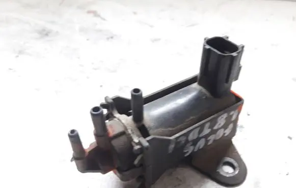 Ford Focus Vacuum valve 
