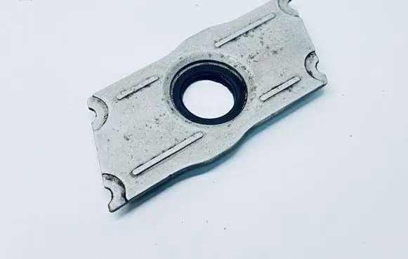 Audi A8 S8 D3 4E Fuel Injector clamp holder 059103113F