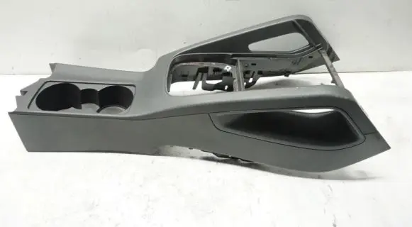 Volkswagen Golf V Center console 1K0863243