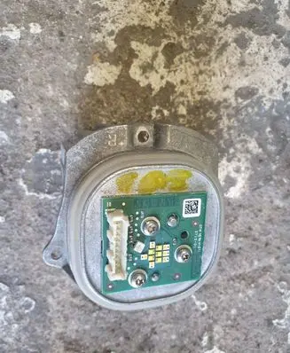 Mercedes-Benz GL X166 LED ballast control module 305715307