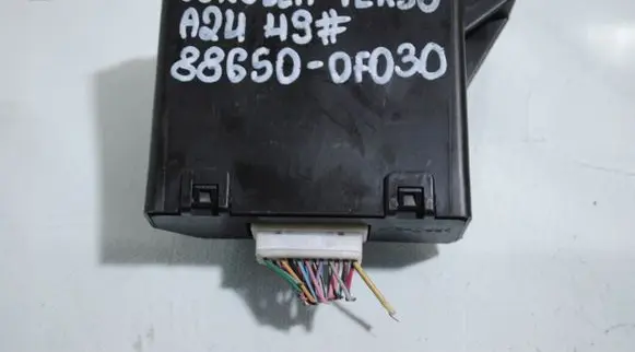 Toyota Corolla Verso AR10 Air conditioning/heating control unit 886500F030