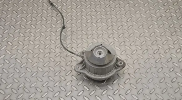 Mercedes-Benz S C217 Engine mount bracket A2222407617