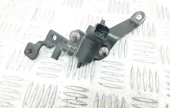 Volvo V50 Valve vacuum AV6Q9S430AA