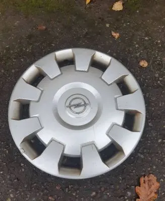 Opel Astra H R15 wheel hub/cap/trim 9179662 9179663 9179656