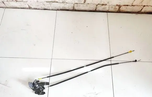 Opel Vivaro Rear door lock 8200004828b