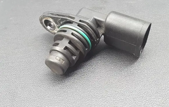 Volkswagen PASSAT CC Camshaft speed sensor 030907601E
