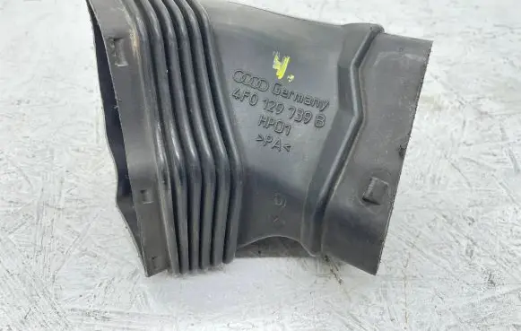 Audi A6 S6 C6 4F Air intake duct part 4F0129739B