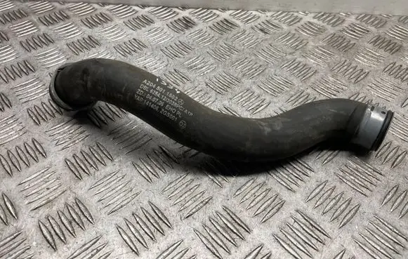 Mercedes-Benz C W204 Engine coolant pipe/hose A2045011582