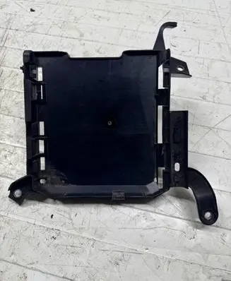 Audi A4 S4 B9 8W Other engine bay part 8w0907647a