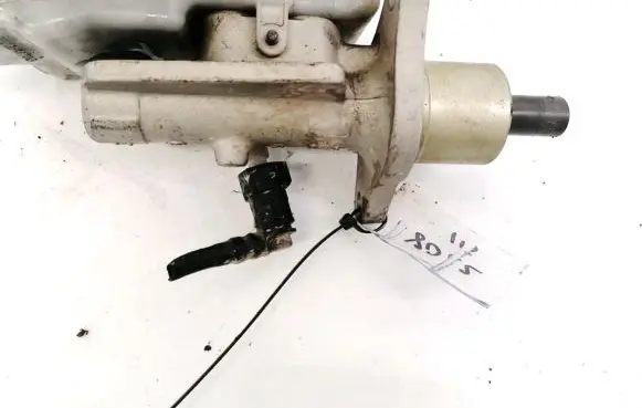 Master brake cylinder