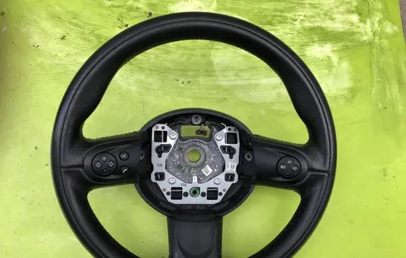 Mini Cooper Countryman R60 Steering wheel 6791378