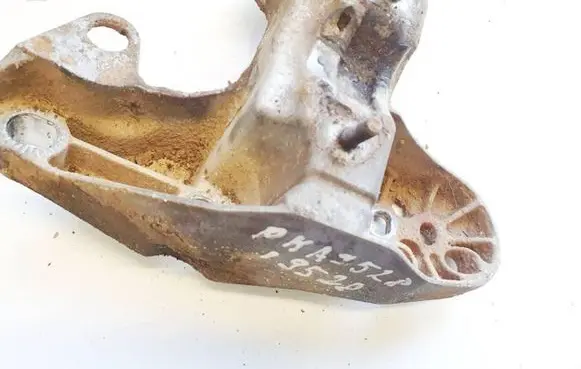 Audi A6 S6 C5 4B Engine mounting bracket 4b0199351b